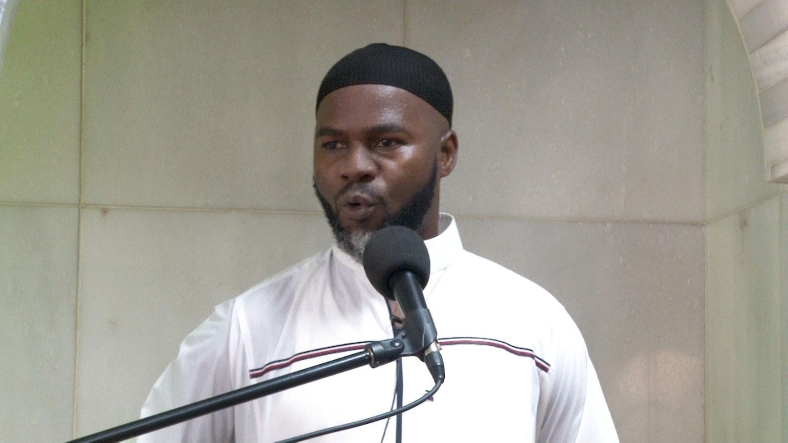 “O Isslam elevou a mulher, mas a sociedade está a atropelar esses valores”, lamenta Sheikh Mussa Suefe