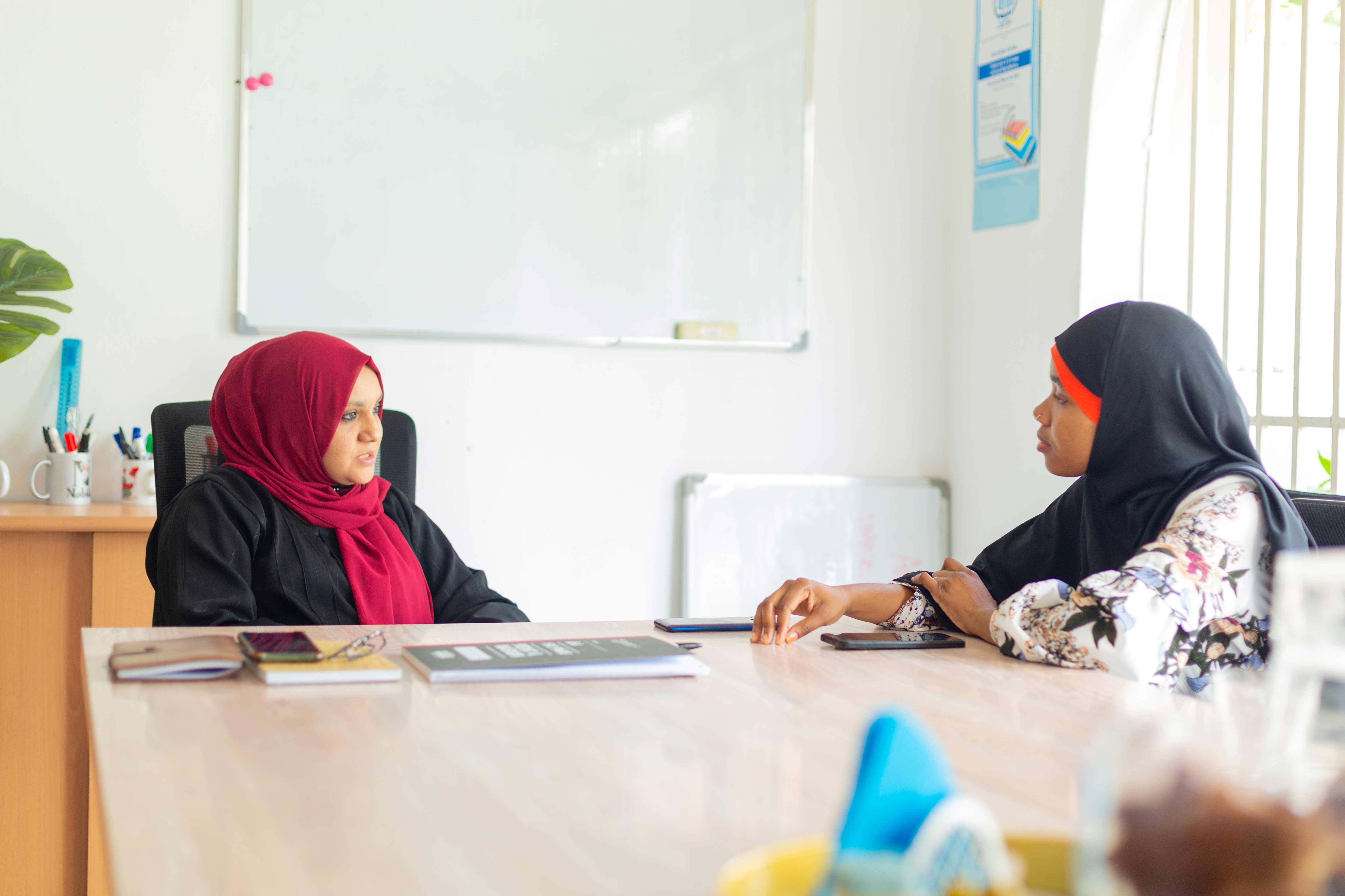 Gabinete Feminino do CISLAMO debate o uso do hijab e o combate à discriminação religiosa em Moçambique