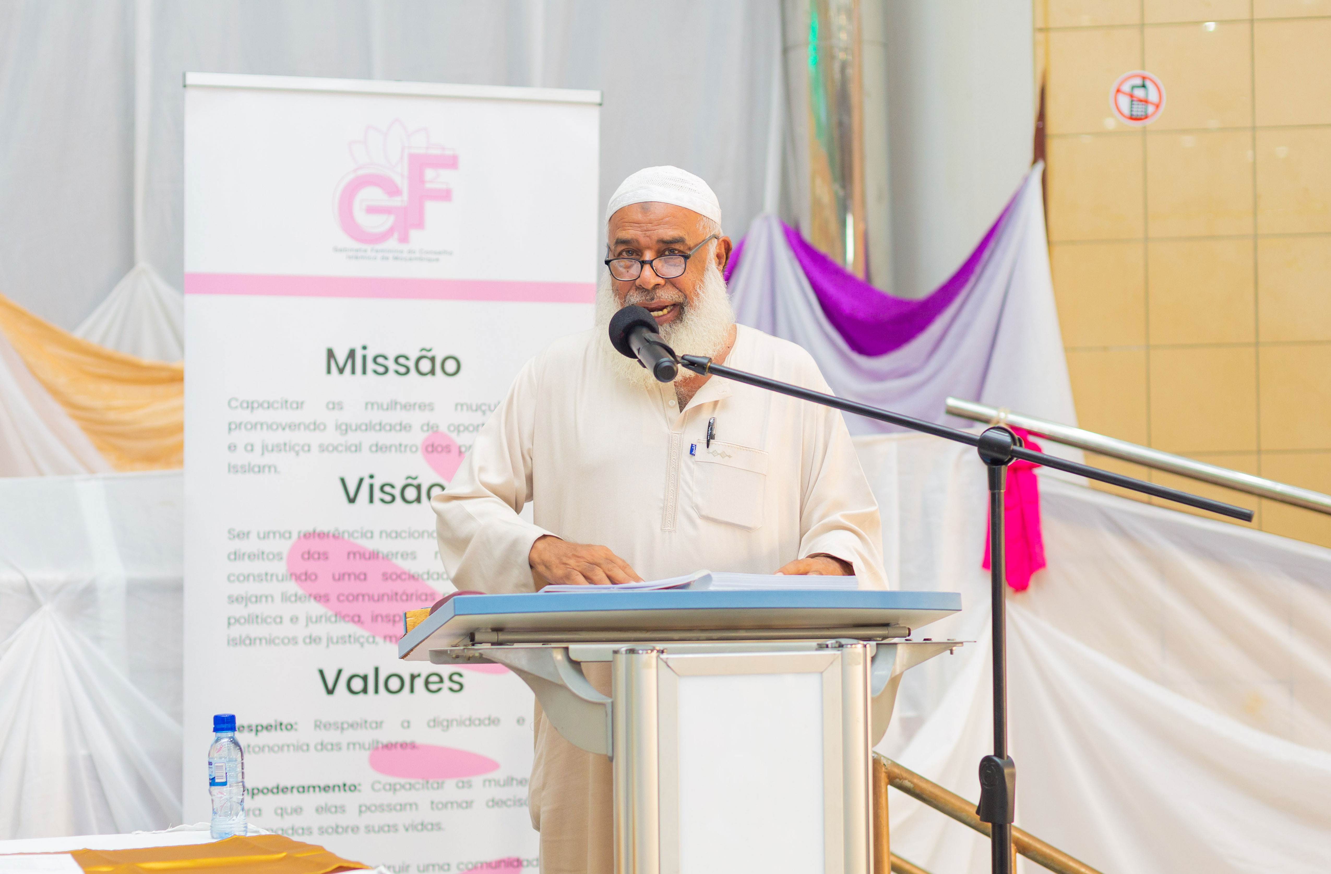 Sheikh Aminuddin Mohammad defende uso do hijab como símbolo de dignidade e refuta estigma de opressão