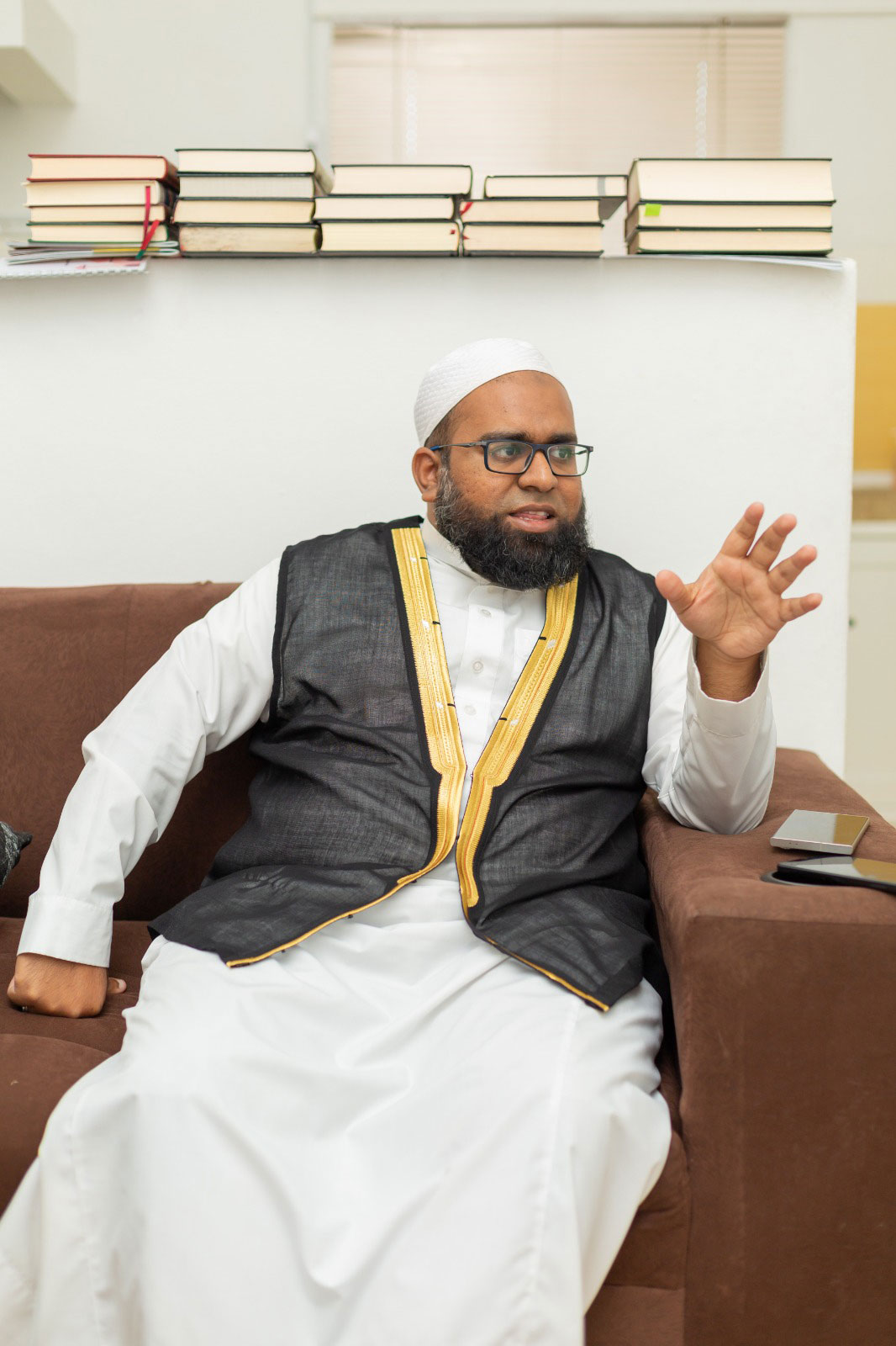 Sheikh Mubin Hajat orienta fiéis que não viajam para o Hajj a buscarem recompensas através do jejum, caridade e outras formas de adoração