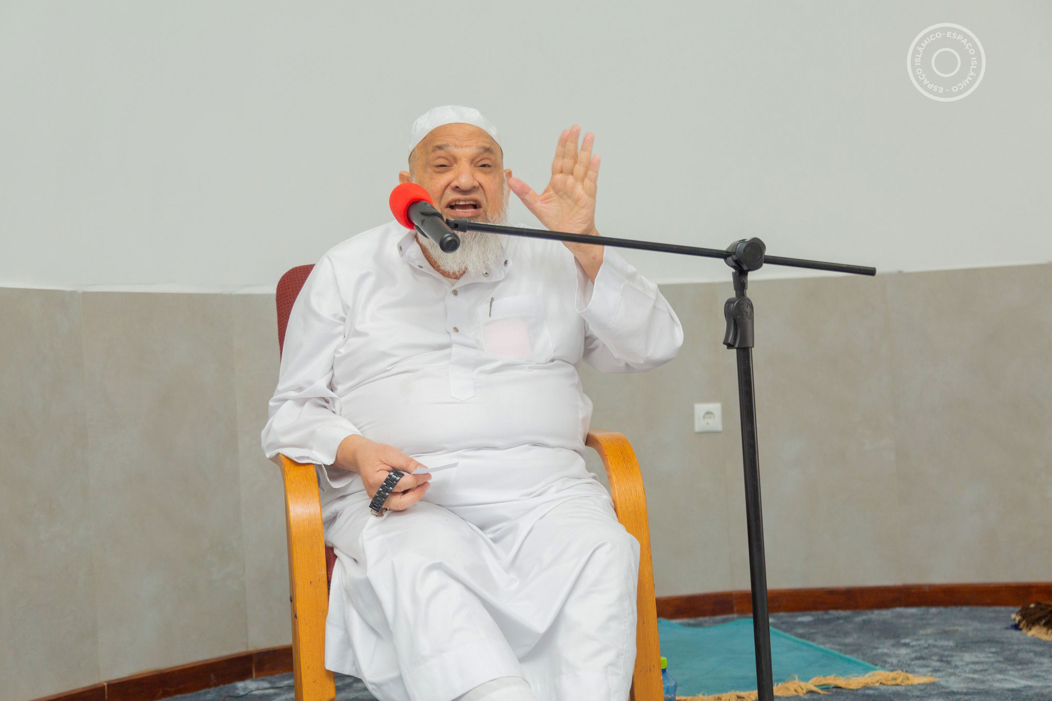 Maulana Nazir Loonat destaca a peregrinação a Makkah como uma viagem de renovação e proximidade divina