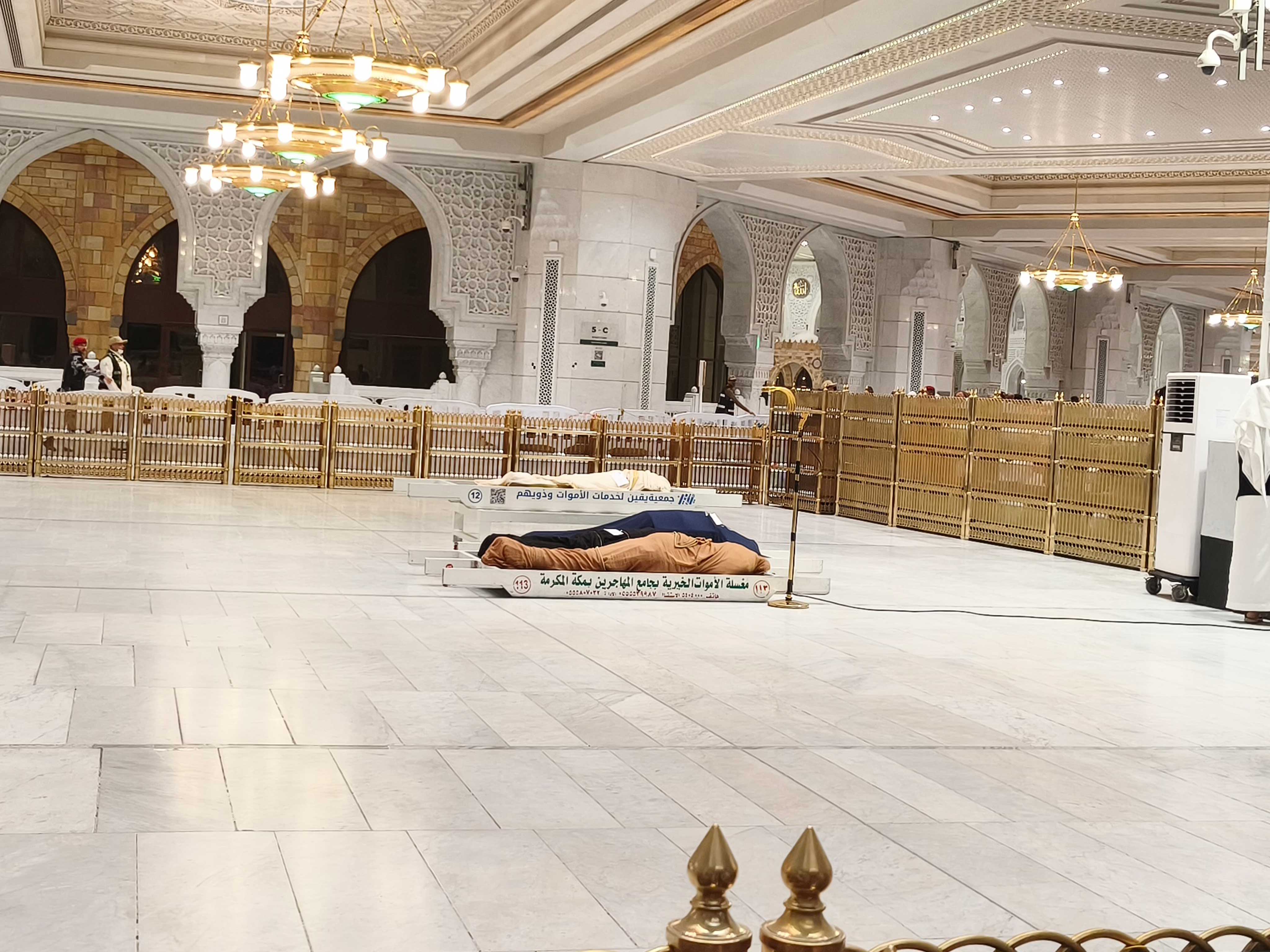 Peregrino moçambicano Ali Mamade é sepultado no Cemitério Ash Sharai após cerimónias na Grande Mesquita de Makkah
