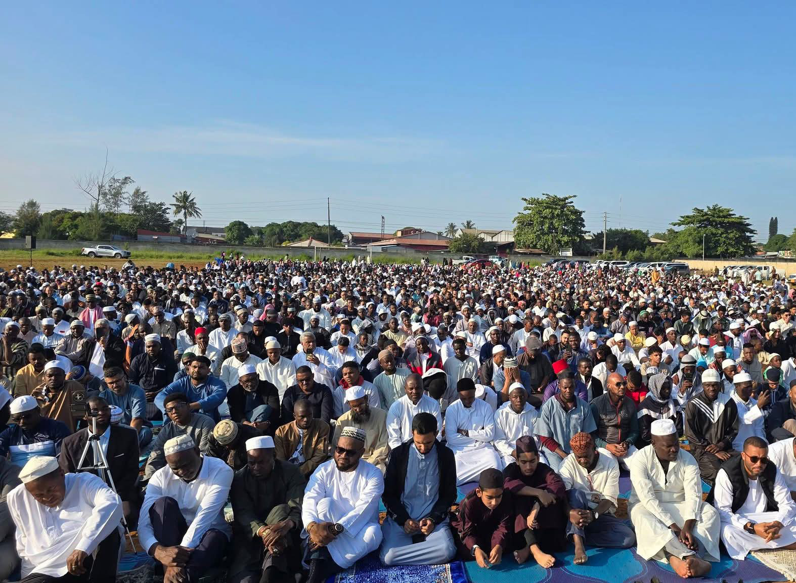 Milhões de Muçulmanos em todo o mundo celebram hoje o Eid al-Adha - a Festa do Sacrifício