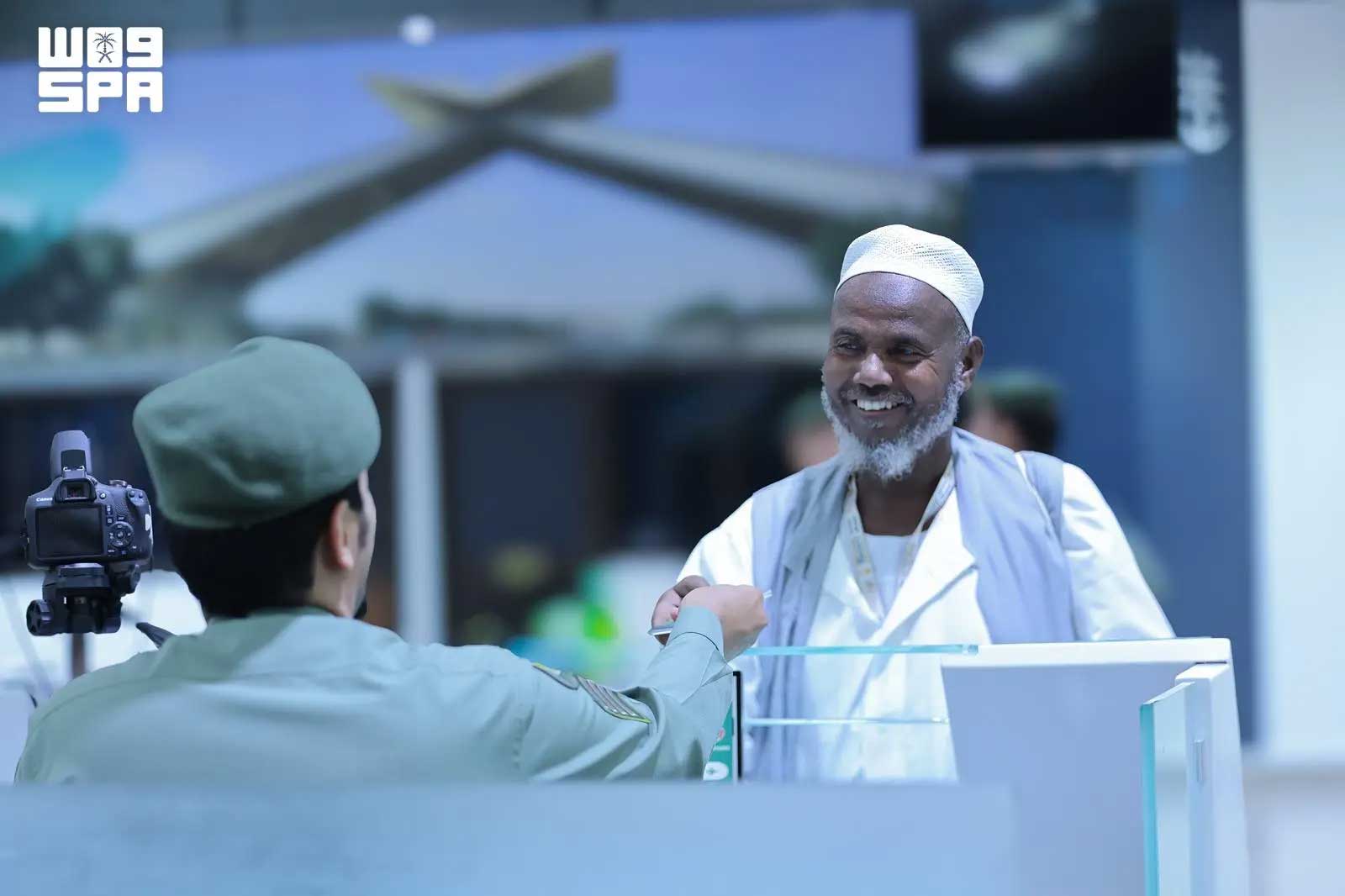 Arábia Saudita inicia operação de partida para mais de 1,7 milhão de peregrinos após o fim do Hajj 2026