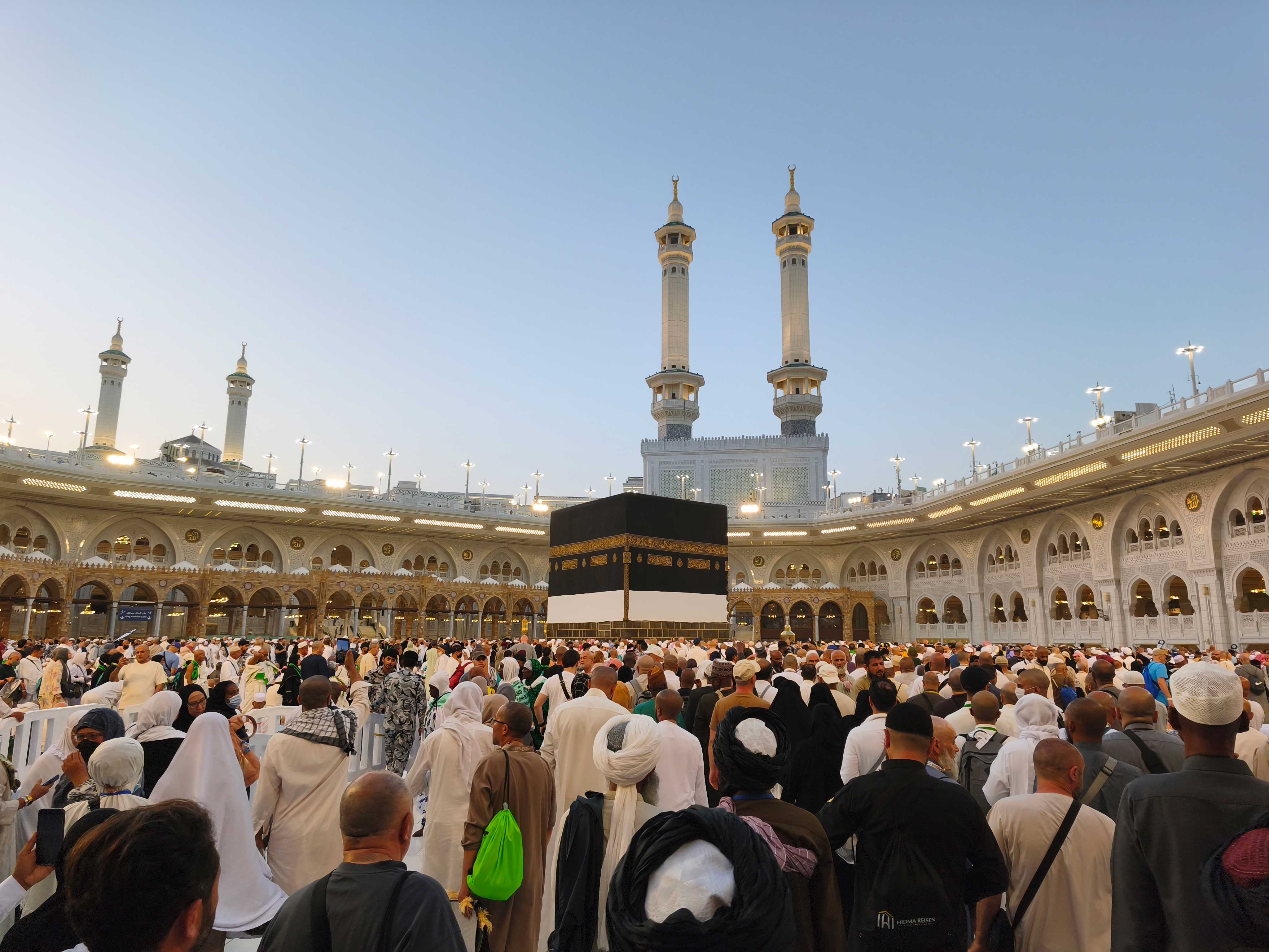 Arábia Saudita abre temporada de Umrah com recorde de 1,2 milhão de peregrinos e anuncia visto anual de múltiplas entradas