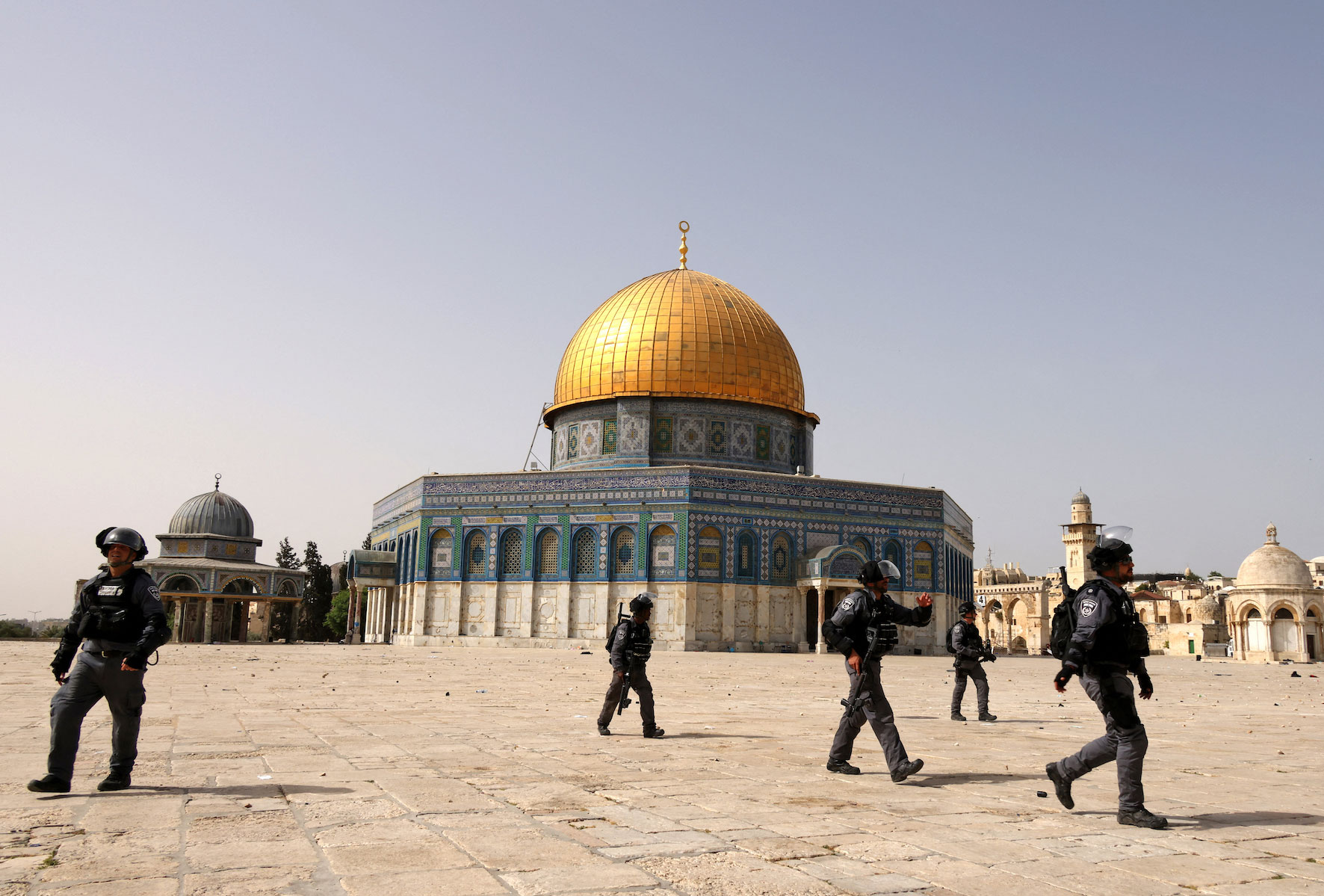 Mesquita de Al-Aqsa completa 30 dias fechada em meio a conflito regional e crise religiosa